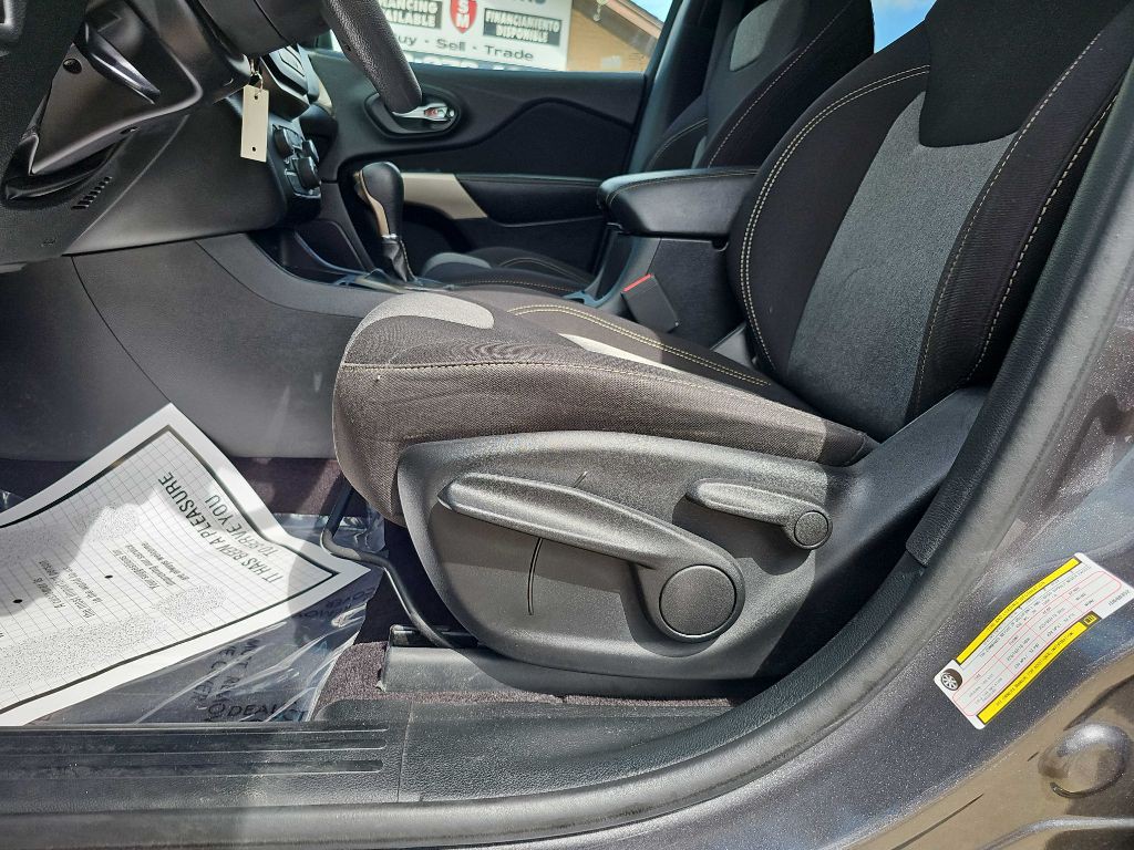 2018 Jeep Cherokee Image 22