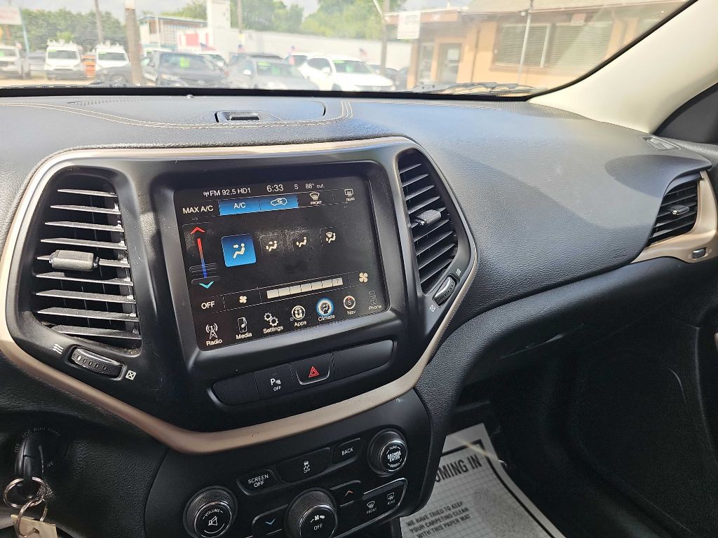 2018 Jeep Cherokee Image 25