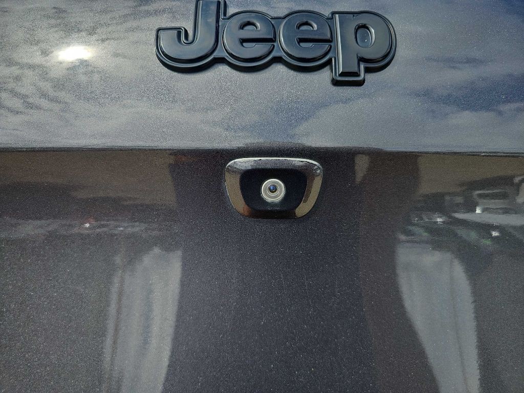 2018 Jeep Cherokee Image 30
