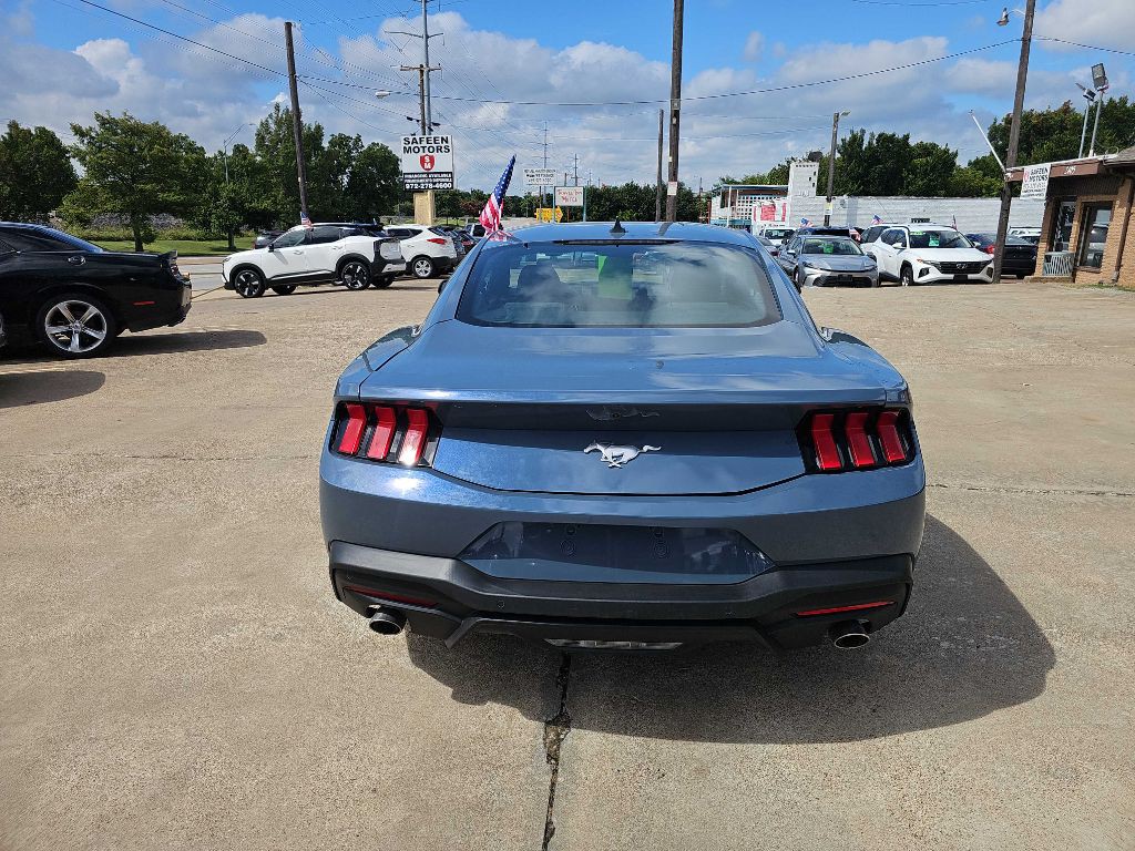 2025 Ford Mustang Image 2