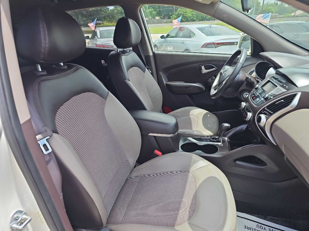 2013 Hyundai Tucson Image 18