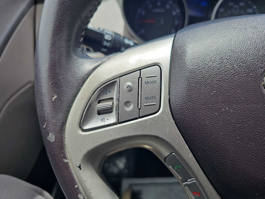 2013 Hyundai Tucson Image 22