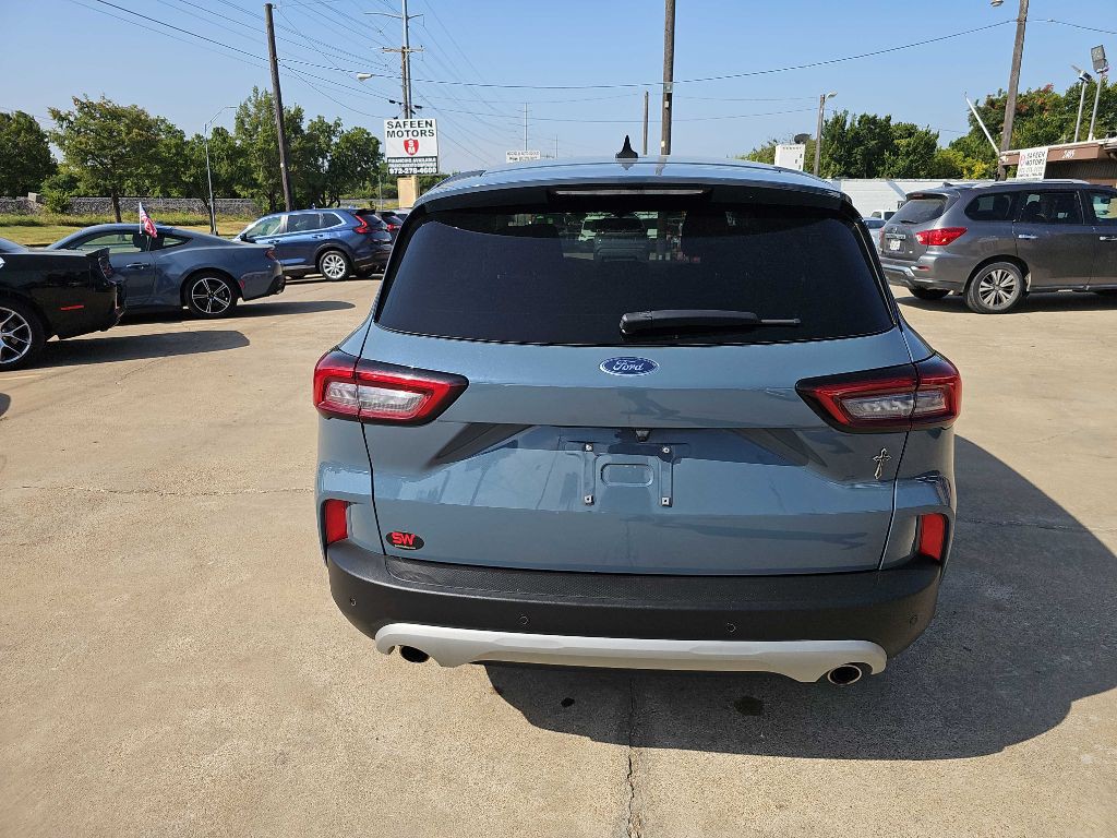 2025 Ford Escape Image 3