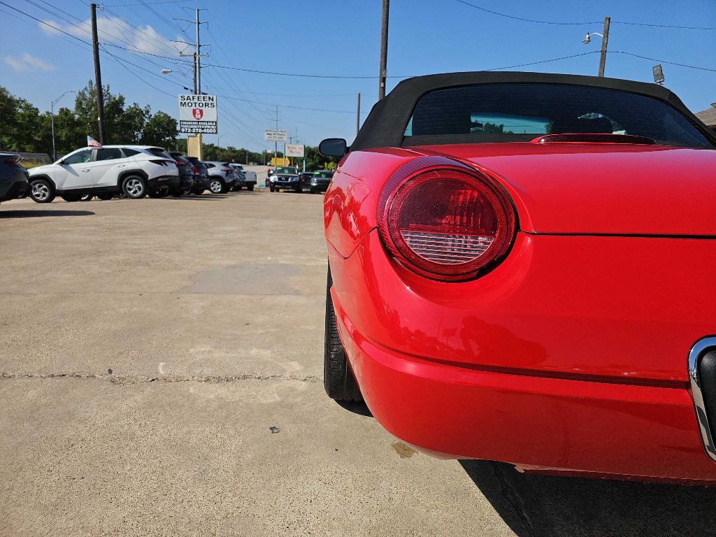 2002 Ford Thunderbird Image 9