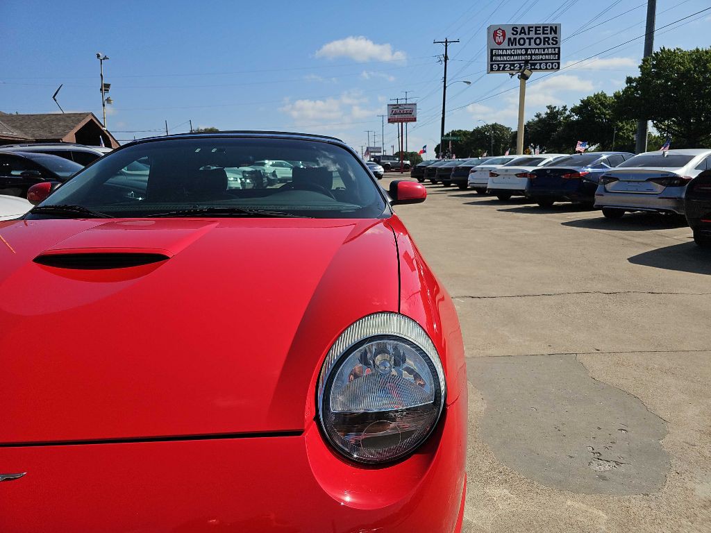 2002 Ford Thunderbird Image 10