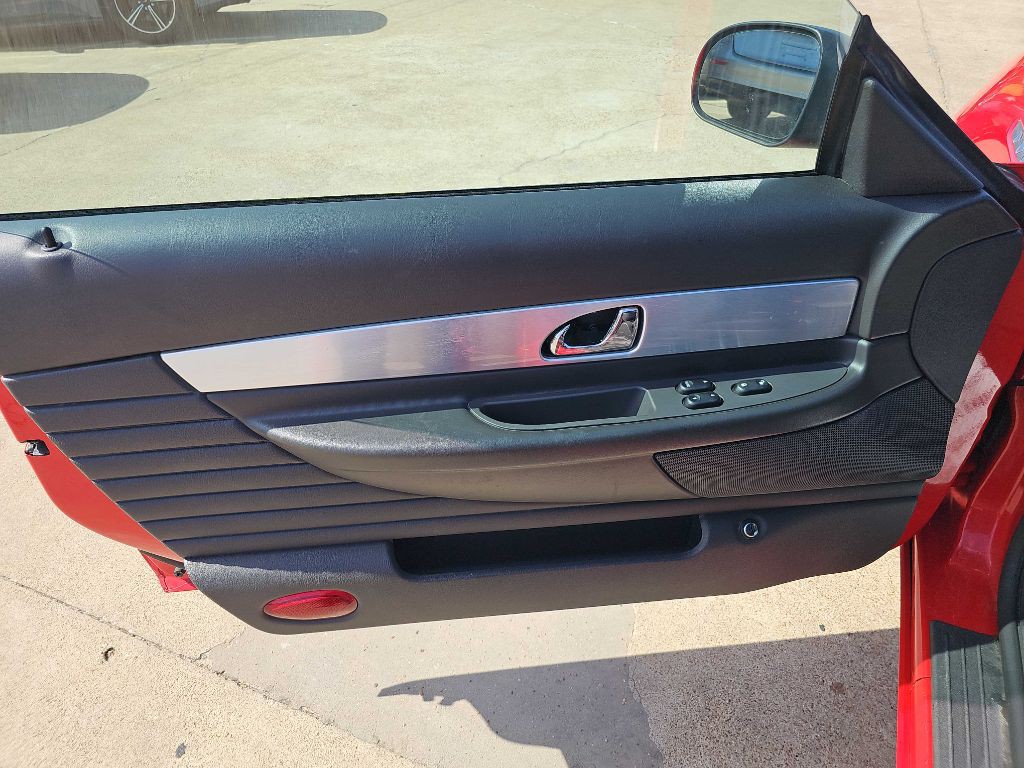 2002 Ford Thunderbird Image 12