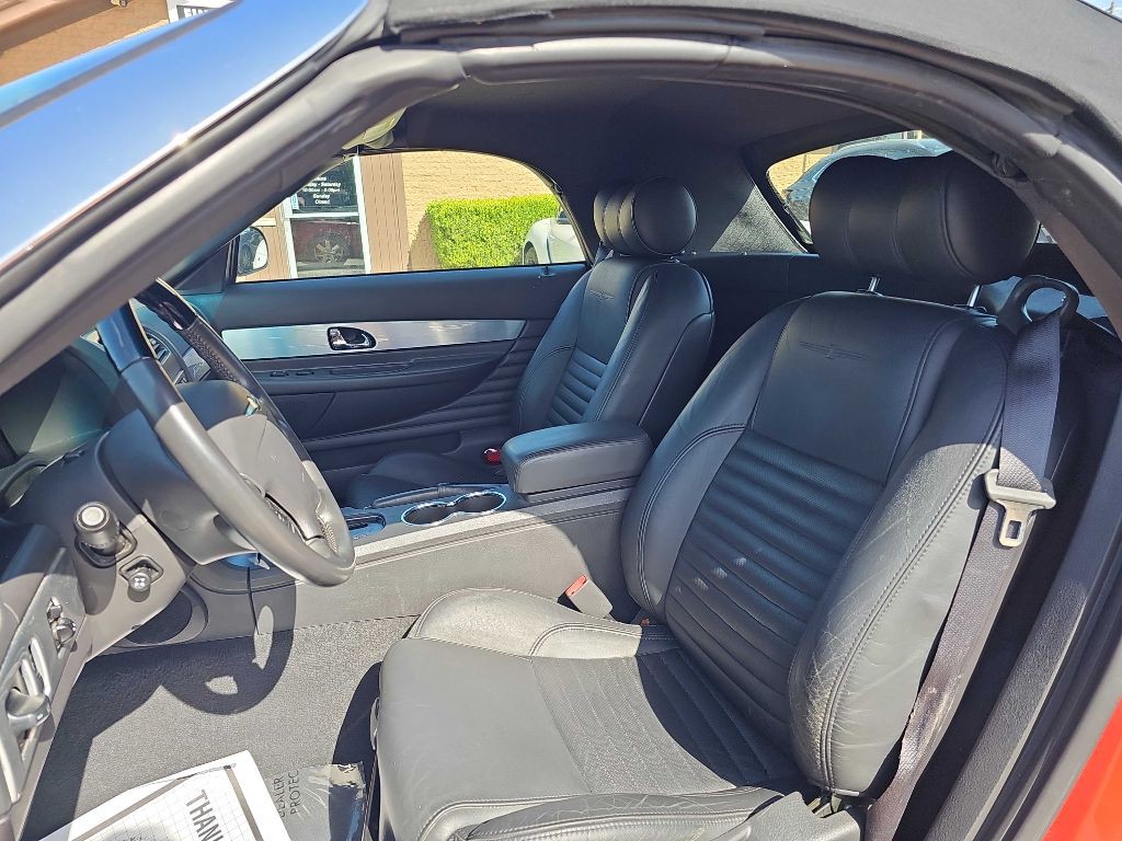 2002 Ford Thunderbird Image 13