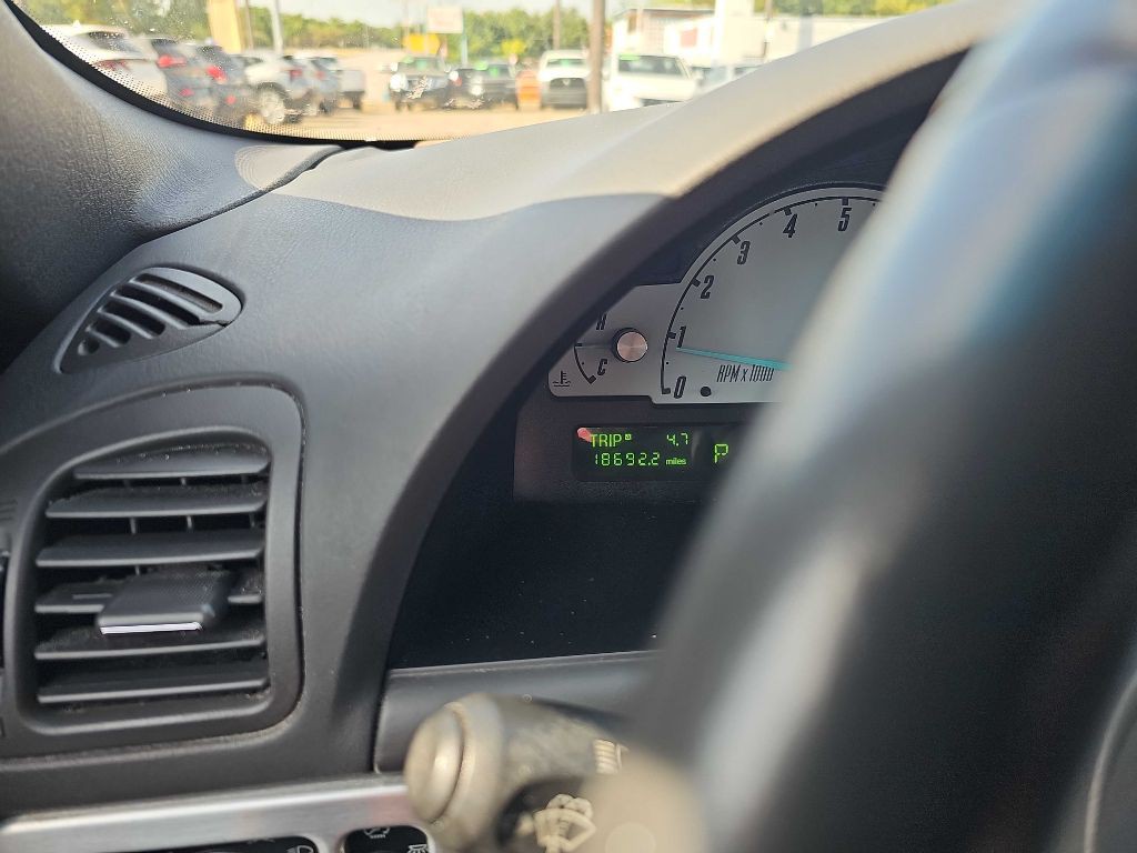 2002 Ford Thunderbird Image 22