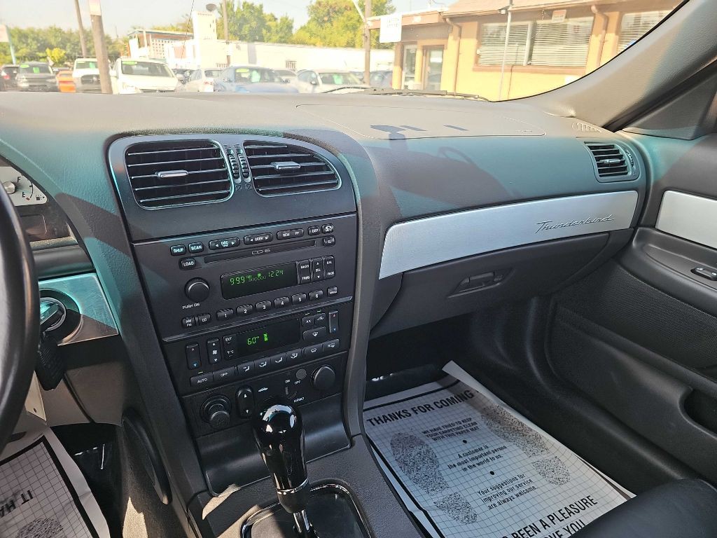 2002 Ford Thunderbird Image 24