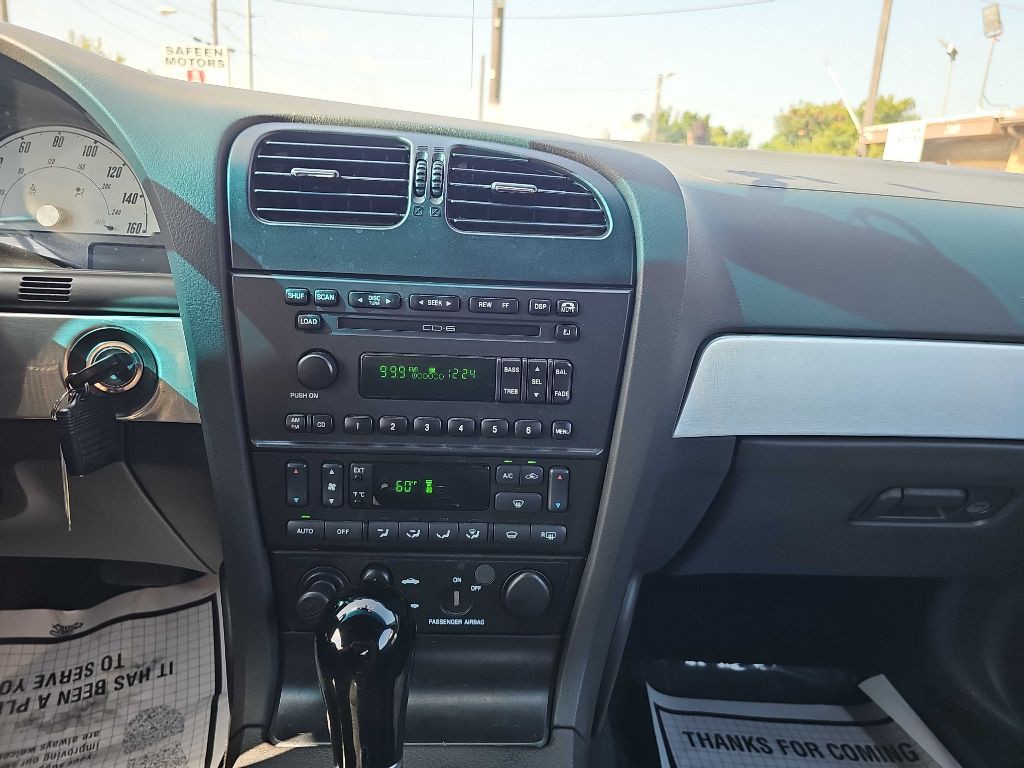 2002 Ford Thunderbird Image 25