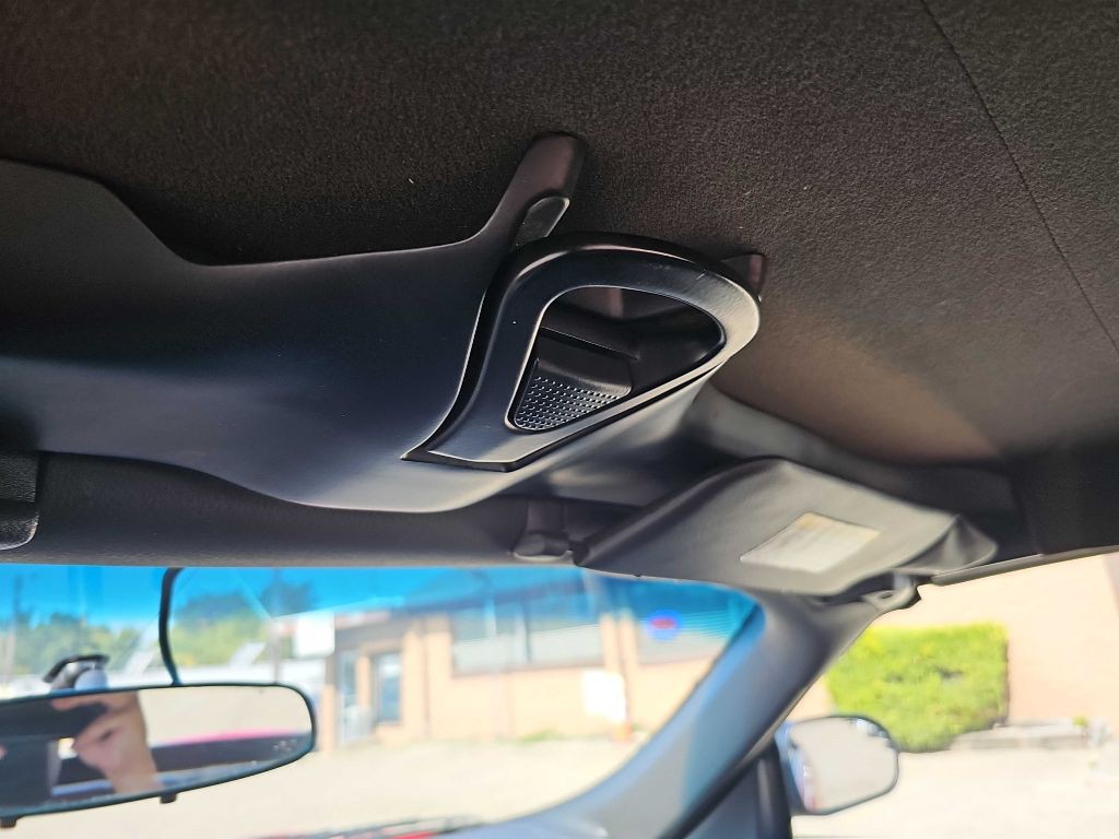 2002 Ford Thunderbird Image 27