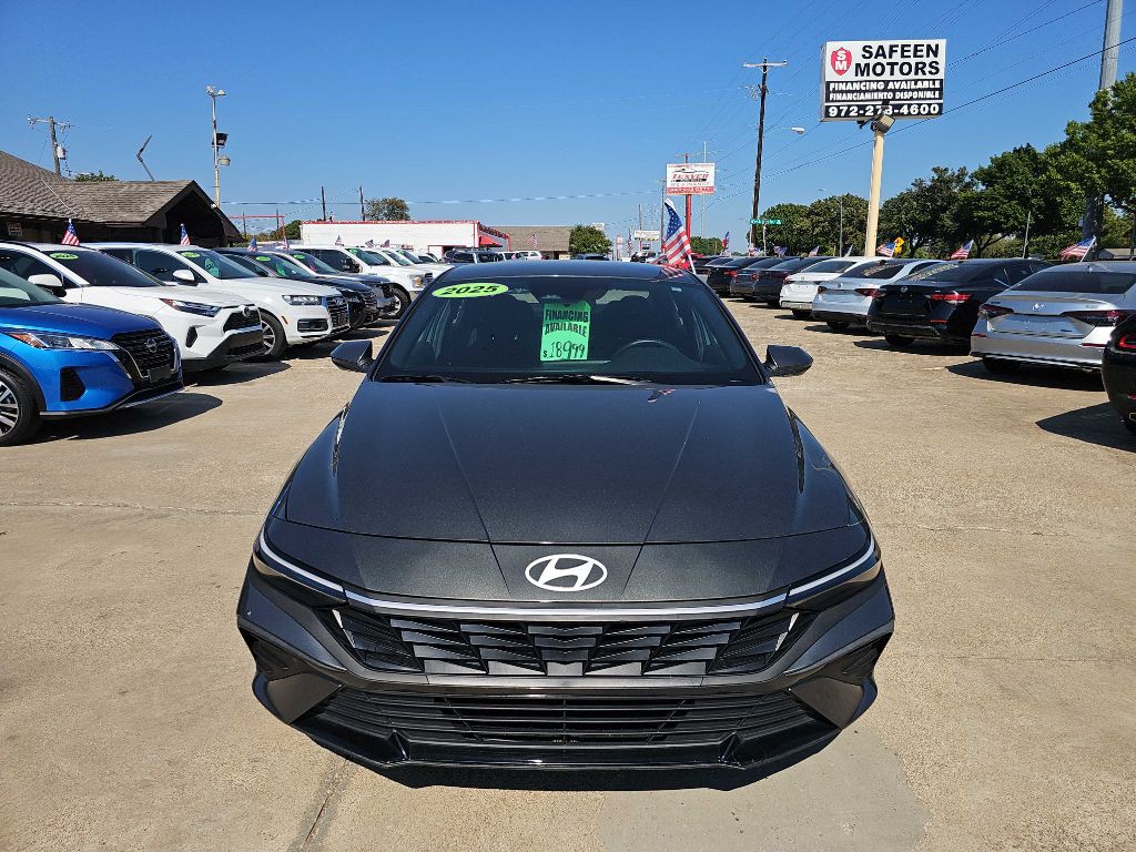 2025 Hyundai Elantra Image 8
