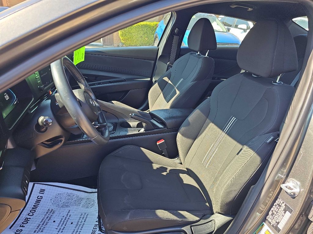 2025 Hyundai Elantra Image 14