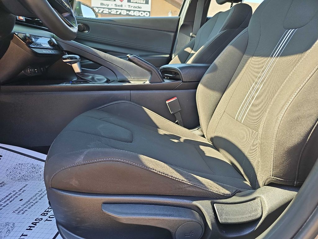 2025 Hyundai Elantra Image 21