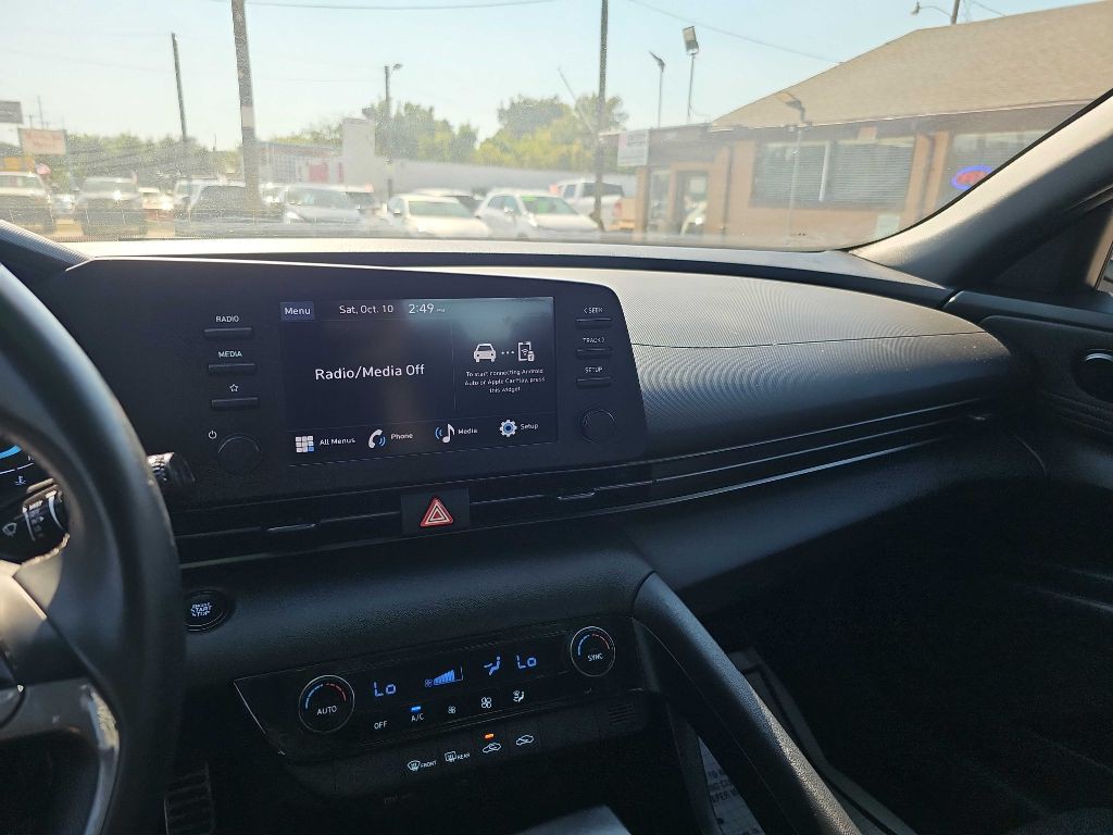 2025 Hyundai Elantra Image 24
