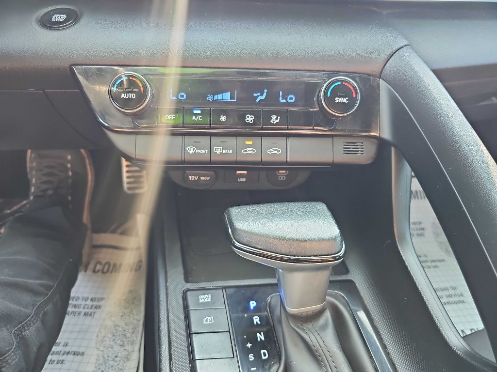2025 Hyundai Elantra Image 32
