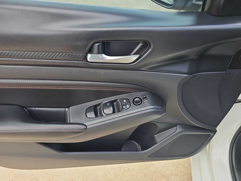 2022 Nissan Altima Image 21