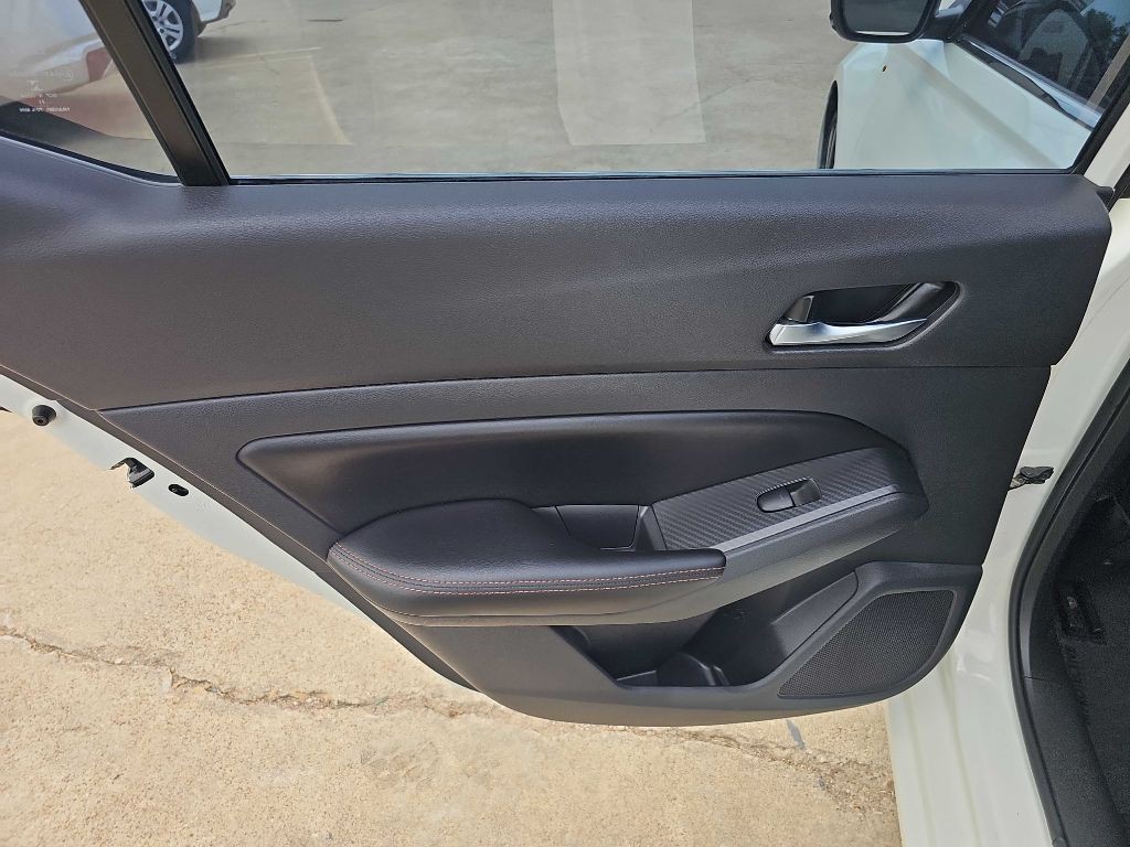 2022 Nissan Altima Image 40