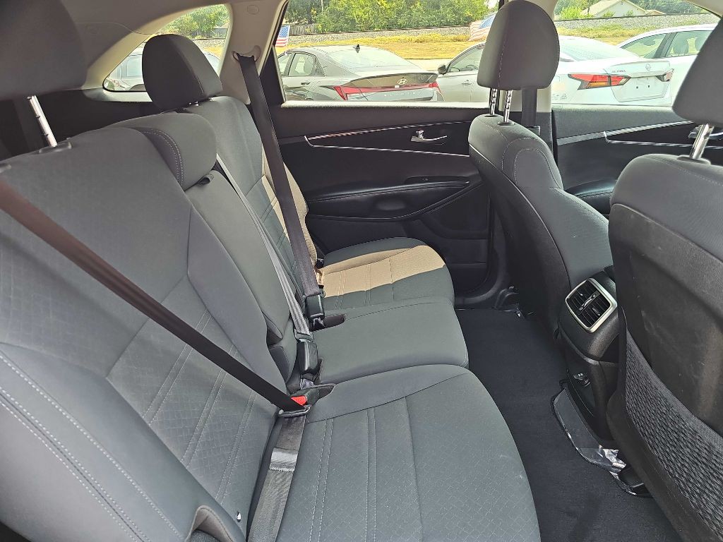 2019 Kia Sorento Image 17