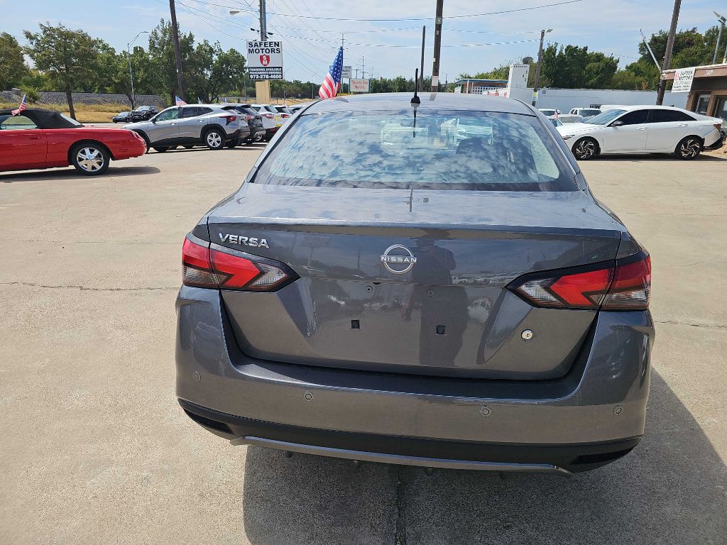 2025 Nissan Versa Image 4