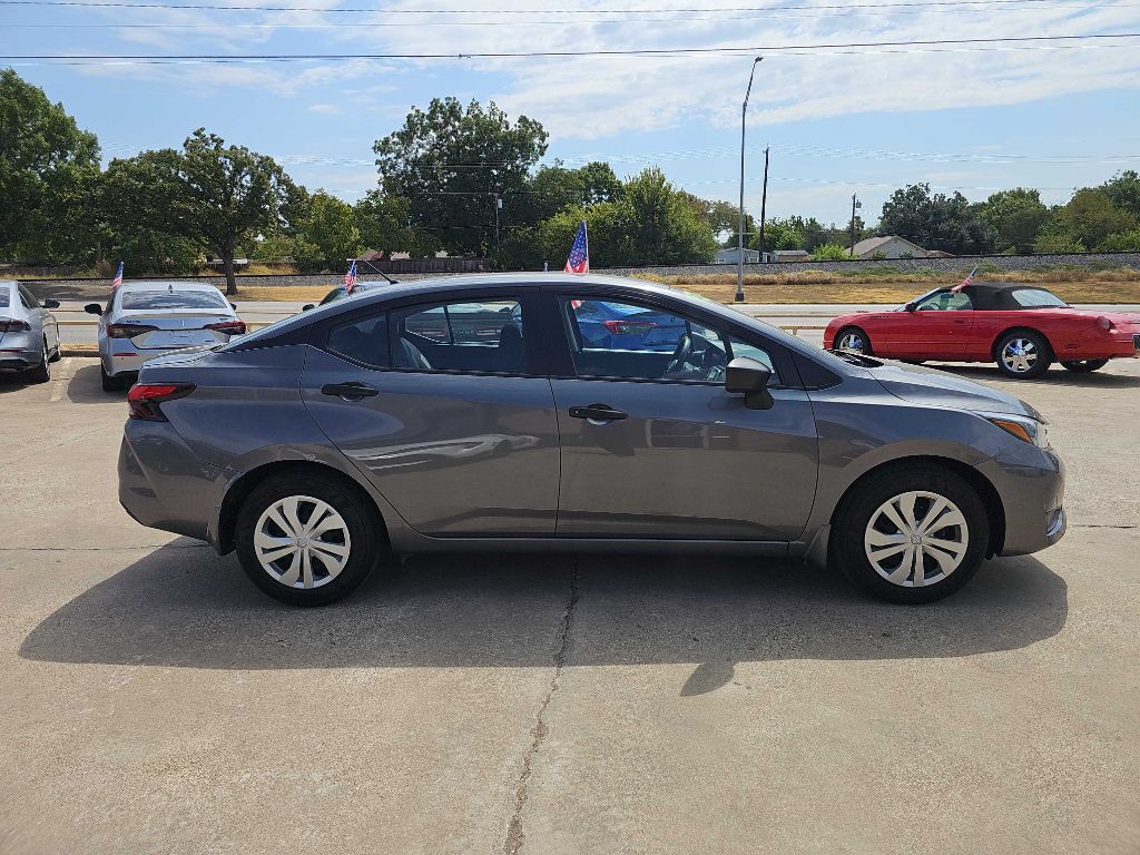 2025 Nissan Versa Image 5