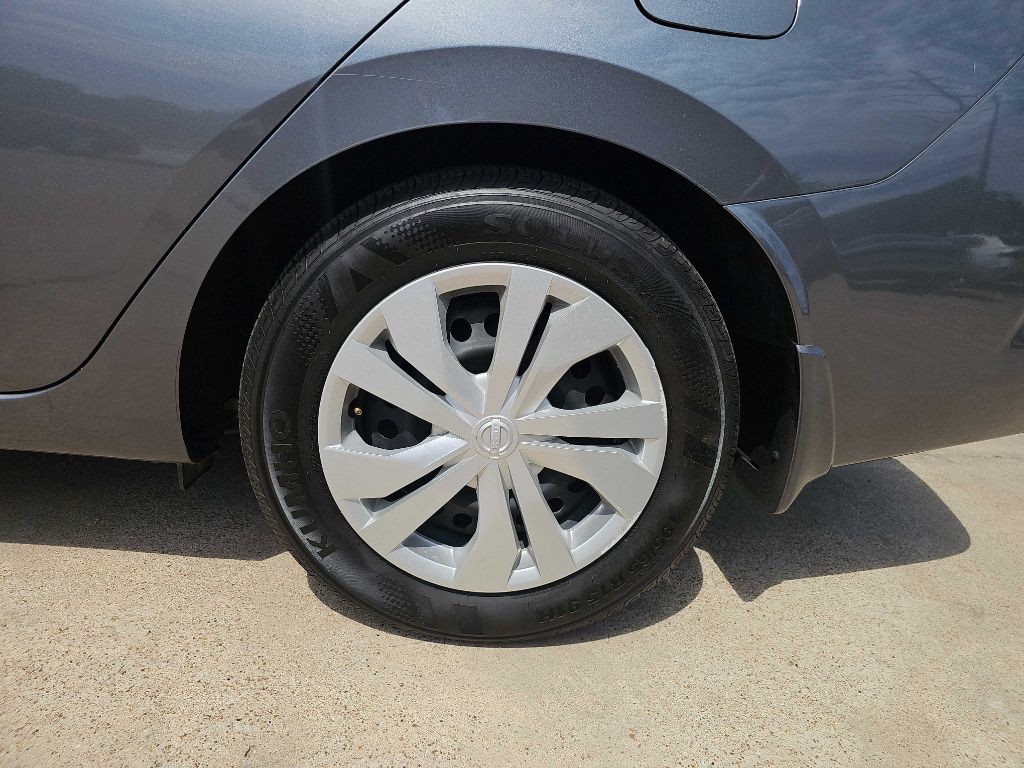 2025 Nissan Versa Image 11