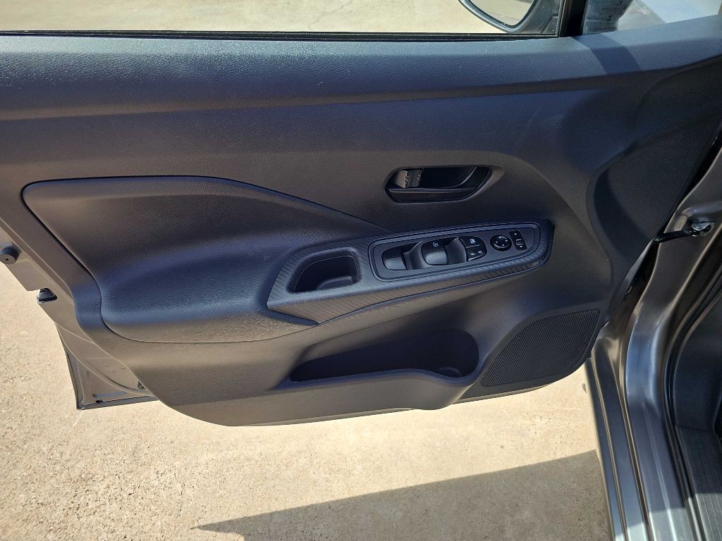 2025 Nissan Versa Image 12
