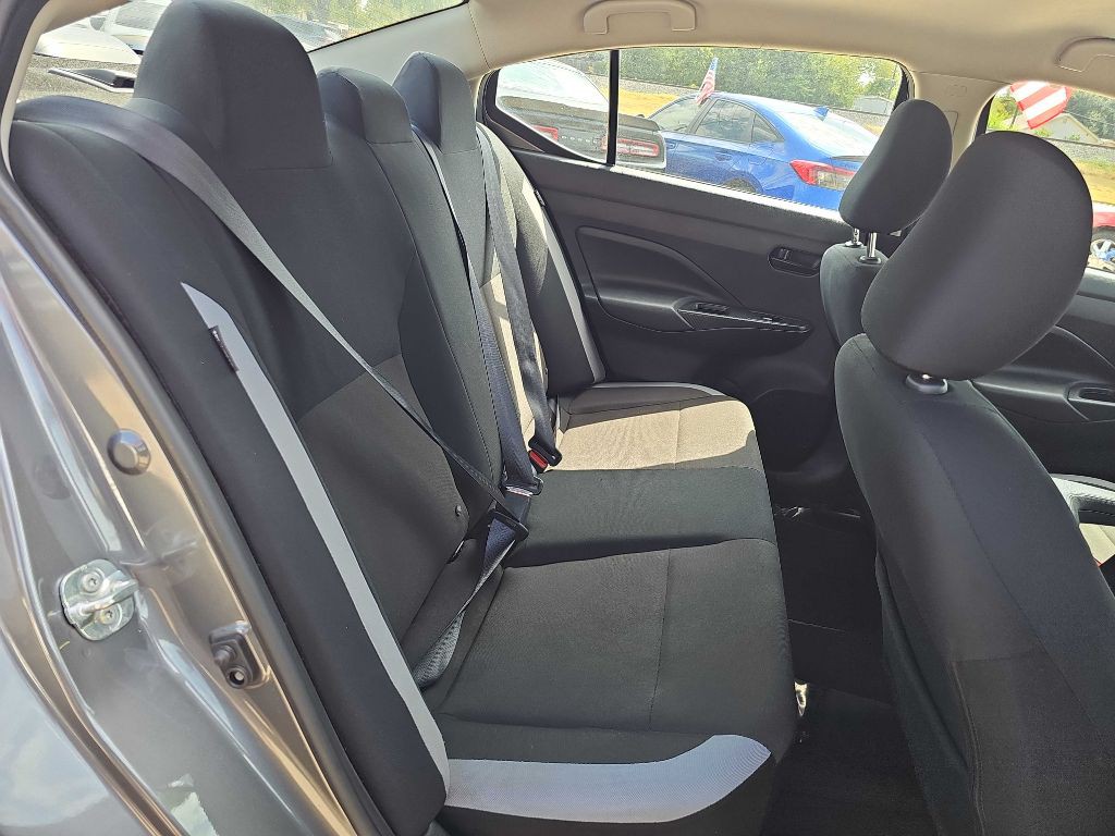 2025 Nissan Versa Image 17