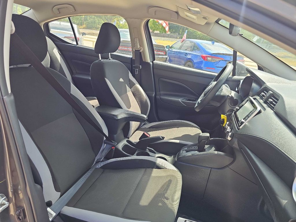2025 Nissan Versa Image 19