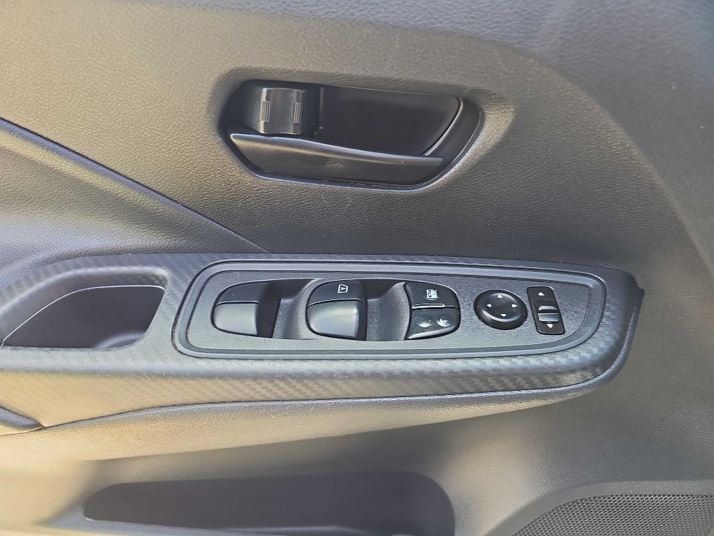 2025 Nissan Versa Image 20
