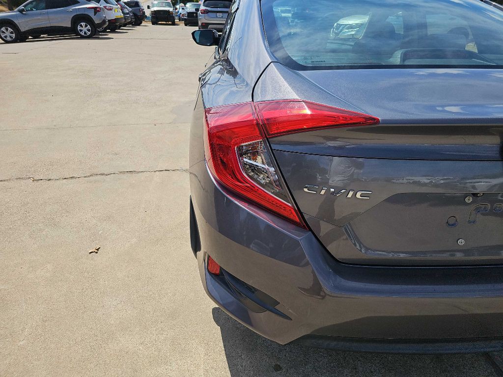 2017 Honda Civic Image 9