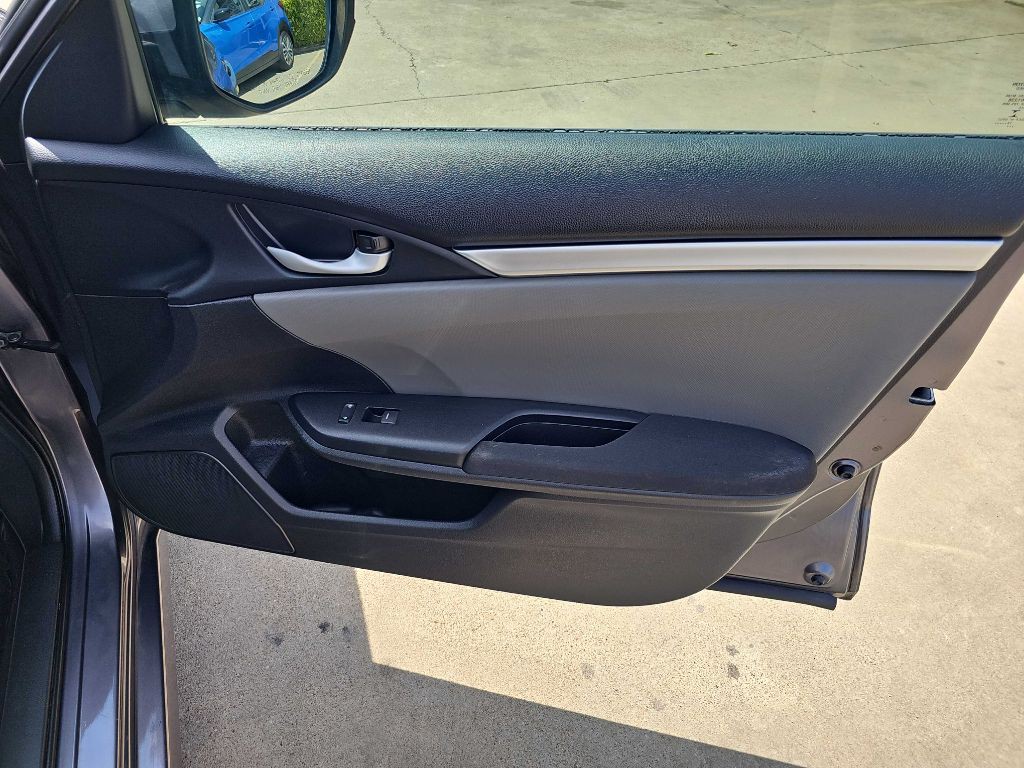 2017 Honda Civic Image 16