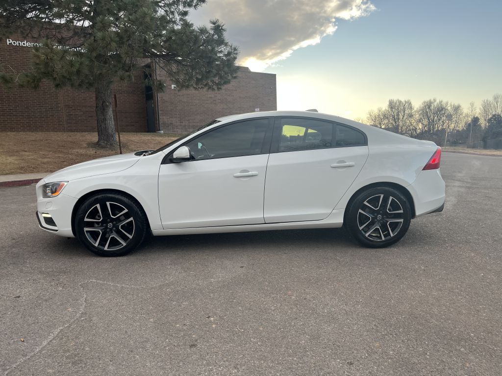 2017 Volvo S60 Image 4