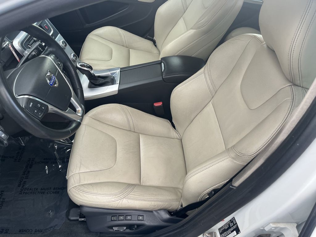 2017 Volvo S60 Image 10