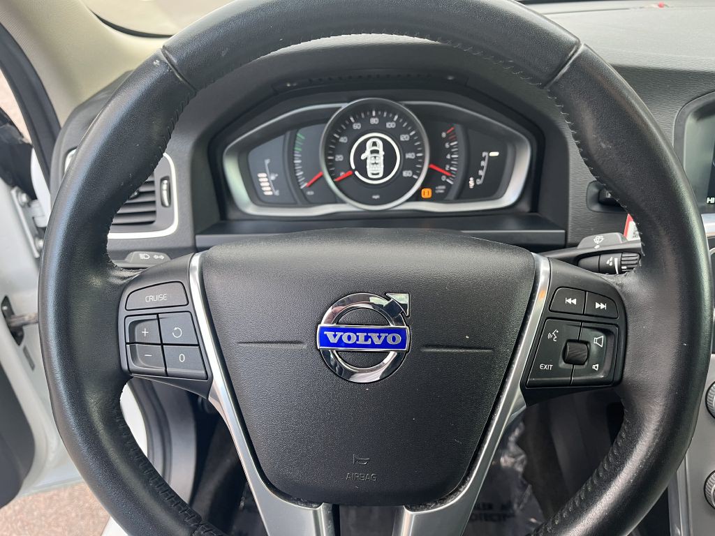 2017 Volvo S60 Image 11