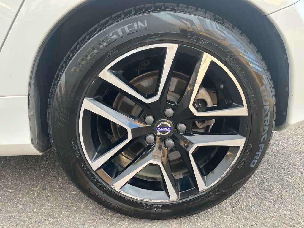 2017 Volvo S60 Image 23