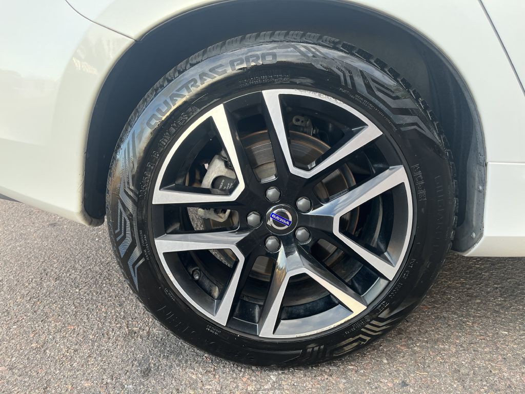 2017 Volvo S60 Image 24