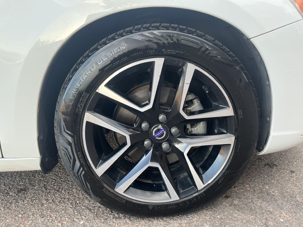 2017 Volvo S60 Image 25