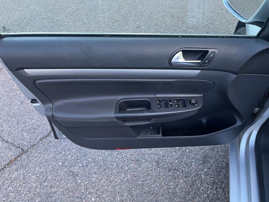 2009 Volkswagen Jetta Image 10