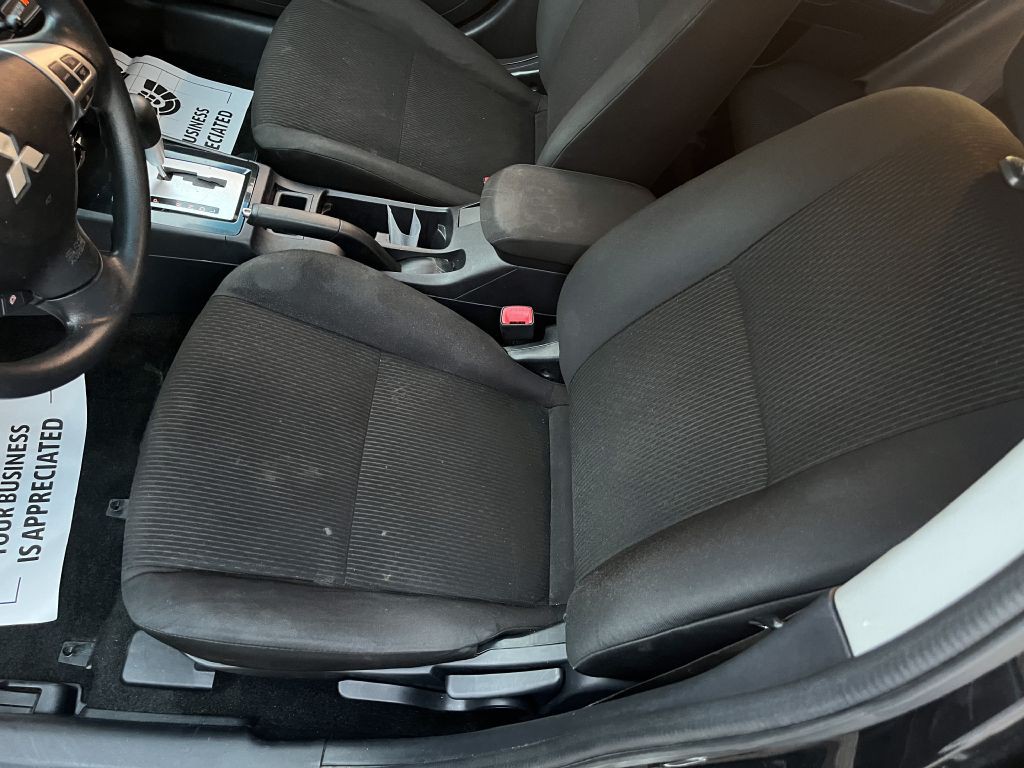 2017 Mitsubishi Lancer Image 10