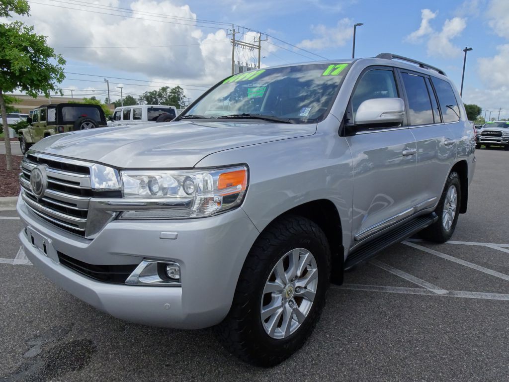 2017 Toyota Land Cruiser Image 7