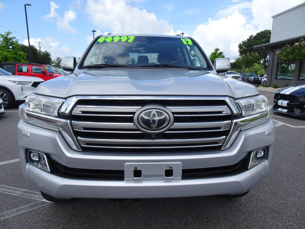 2017 Toyota Land Cruiser Image 8