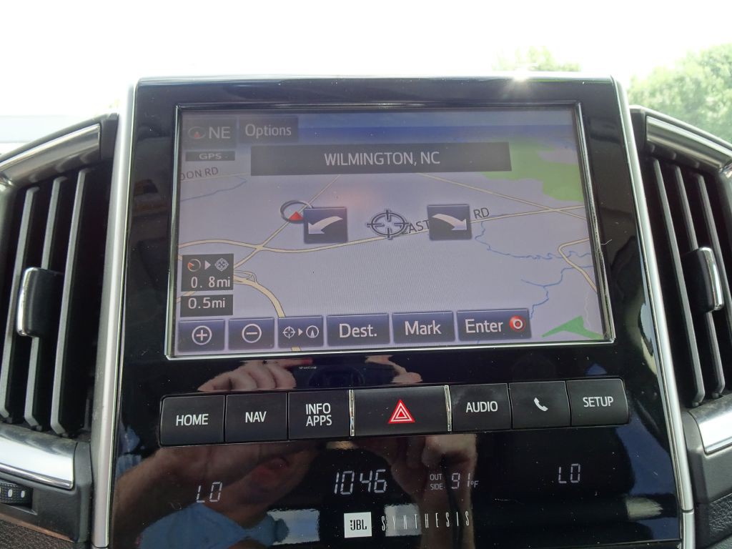 2017 Toyota Land Cruiser Image 24