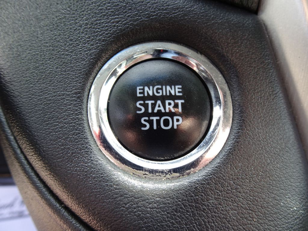 2017 Toyota Land Cruiser Image 28