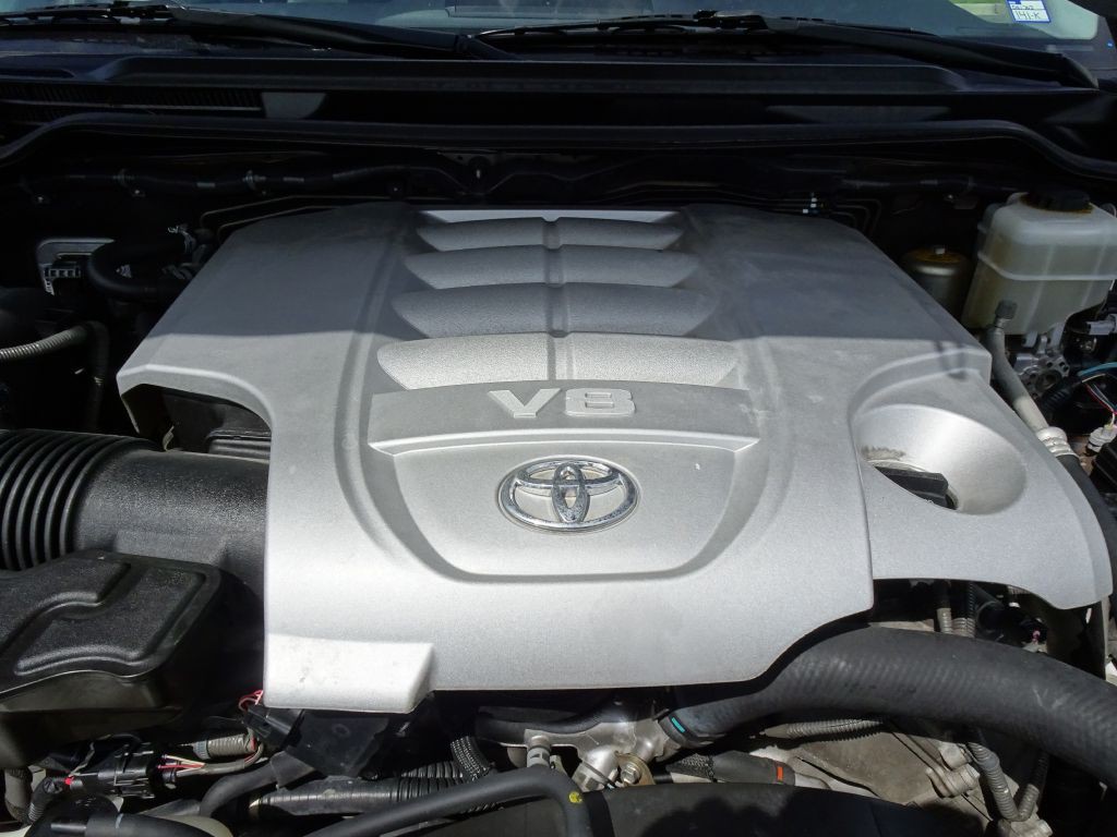 2017 Toyota Land Cruiser Image 33