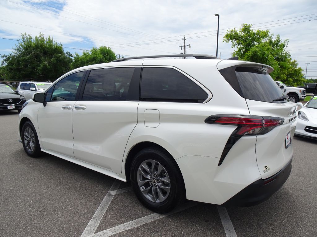 2021 Toyota Sienna Image 5