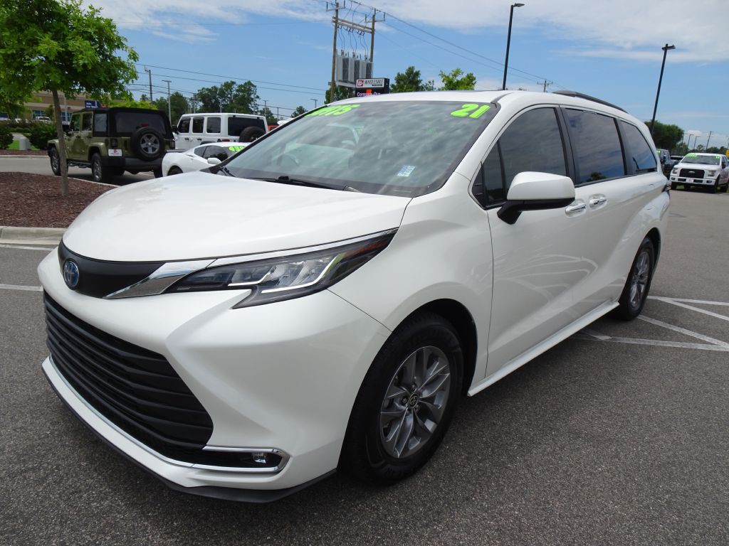 2021 Toyota Sienna Image 7