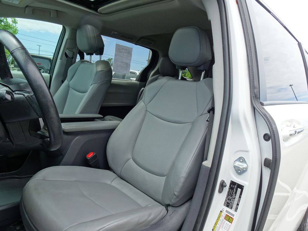 2021 Toyota Sienna Image 10