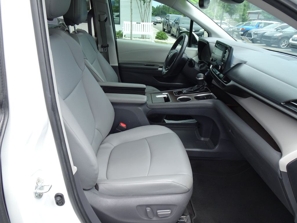 2021 Toyota Sienna Image 15