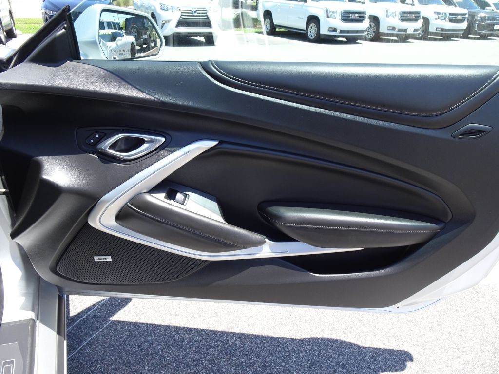 2017 Chevrolet Camaro Image 16